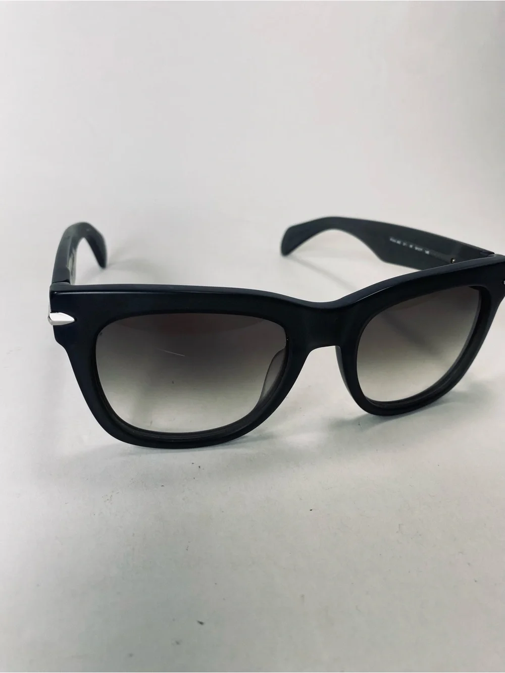 Rag & Bone Men's Square Dark Gray Black Matte Sunglasses RNB 5006/S (scratch)
